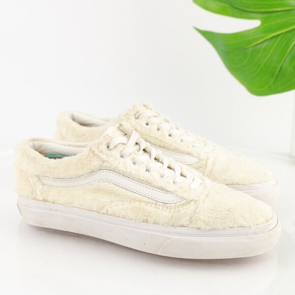 Vans Shoes - Vans Womens Old School Sneaker Size 8 White Sherpa Furry Lace Up Skate Shoe